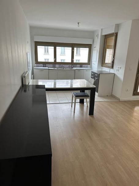 Location  appartement 3 pièces 67 m² à Saint-Denis (93200), 1 200 €