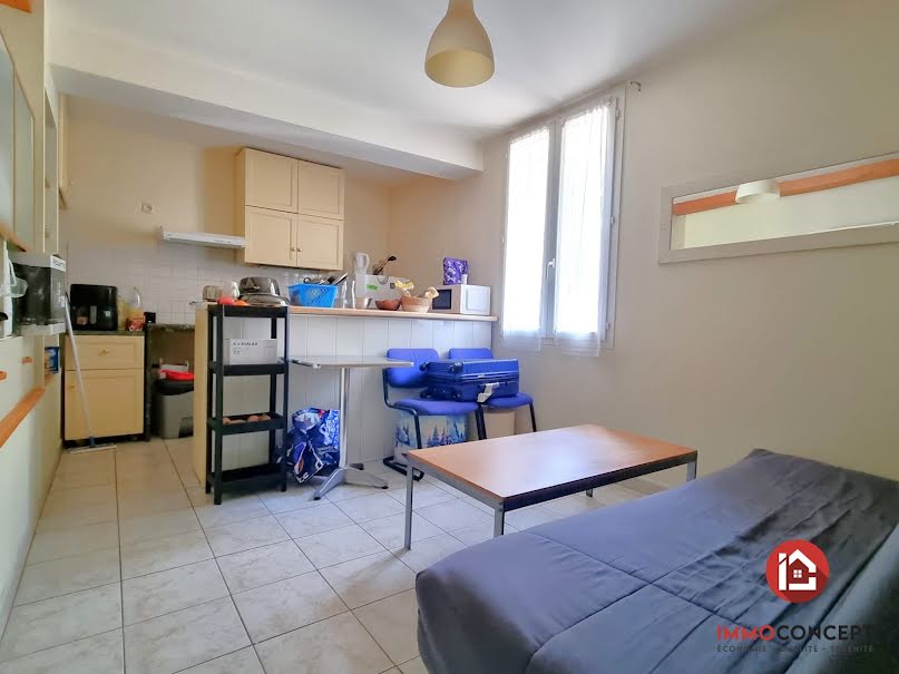 Location meublée appartement 2 pièces 31 m² à Villeneuve-les-avignon (30400), 490 €