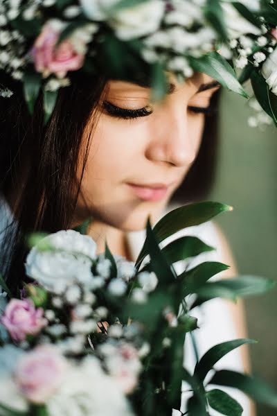 Fotógrafo de casamento Oleg Susyak (olegphoto1505). Foto de 3 de outubro 2019