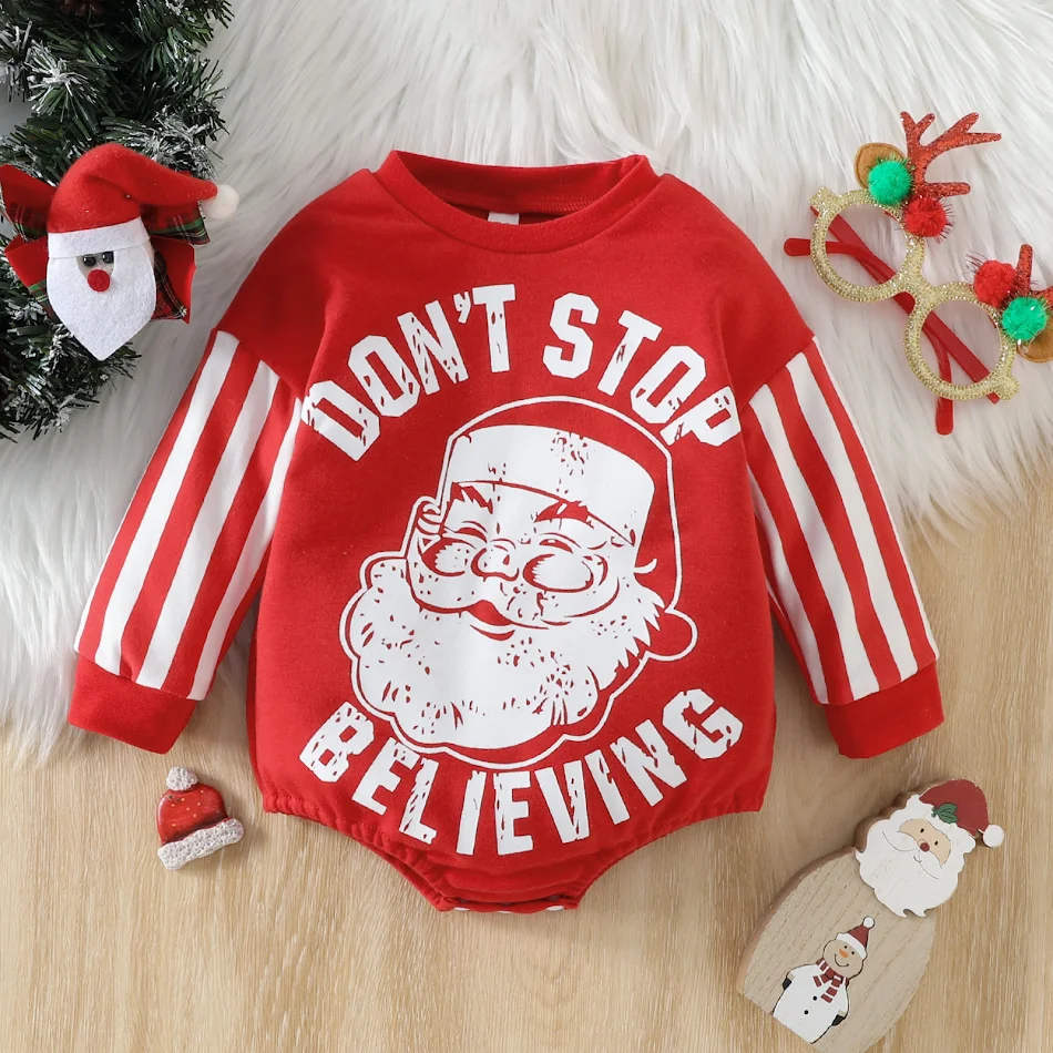 Schattige kruippakje voor baby's en peuters met kersttekening, comfortabel en warm, perfect voor de feestdagen, laat je kleintje vrolijk rondkruipen.