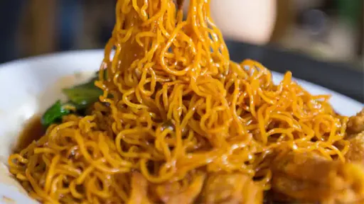 Veg Singapore Noodles+Veg Manchurian Gravy+Veg Roll