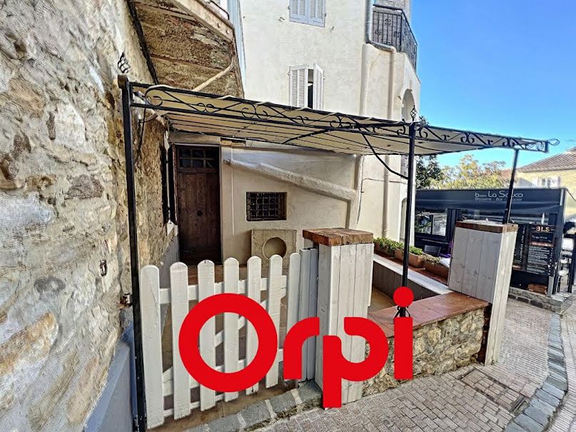 Vente maison 4 pièces 150.02 m² à Le Castellet (83330), 490 000 €