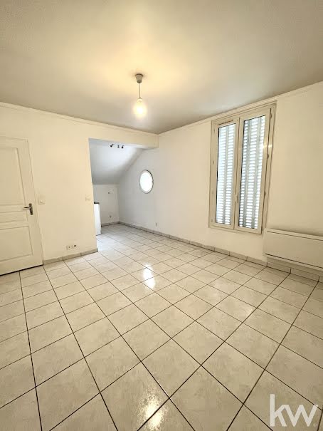 Location  appartement 2 pièces 26.09 m² à Livry-Gargan (93190), 675 €