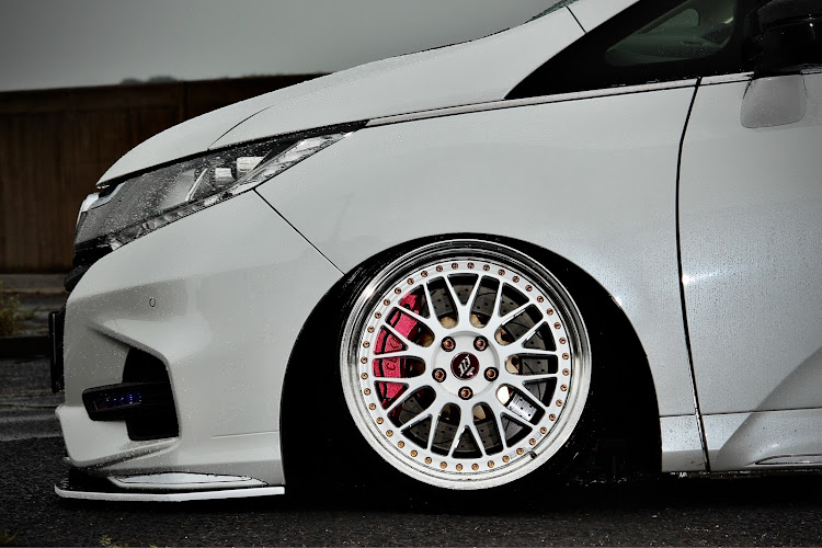 オデッセイのRC camber union・雨の日ショット・サンルーフ・エアサス・大雨に気をつけて！に関するカスタム事例の投稿画像4枚目