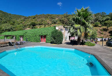 Villa avec piscine et terrasse 2