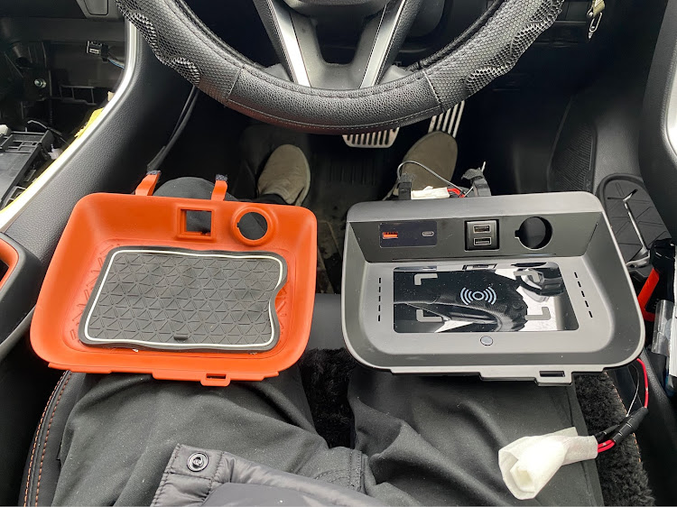 RAV4のrav4adventure・内装カスタム・プチカスタム・イルミ追加・DIYに関するカスタム事例の投稿画像4枚目