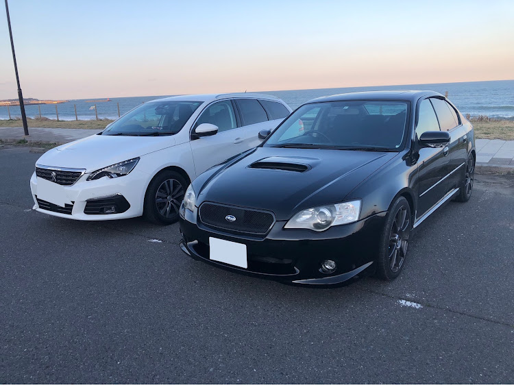 レガシィB4のHKS車高調・真っ黒・大洗海岸に関するカスタム事例の投稿画像1枚目