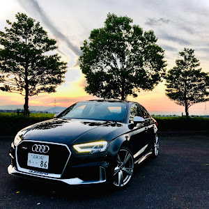 RS3 セダン