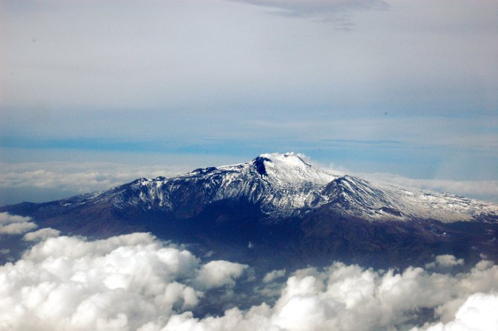 Etna... da sopra le nuvole di ilgrandeantonino photoresearch