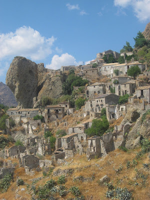 La rovina di un intero paese. di sangiopanza