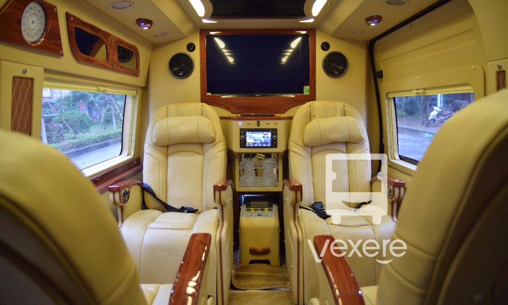 Nội thất xe Phương Nguyên Limousine đi Vinh từ Hà Nội