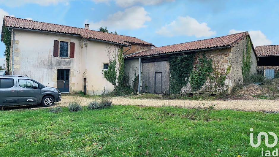 Vente maison 8 pièces 247 m² à Caunay (79190), 241 000 €