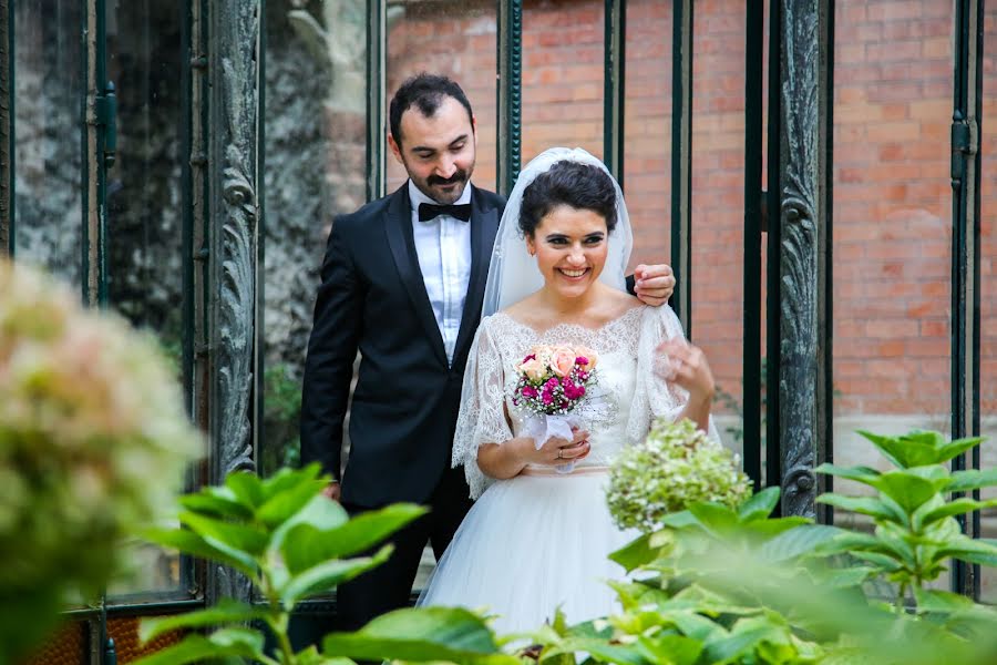 Fotógrafo de casamento Fatih Oeger (atelier42). Foto de 6 de agosto 2018