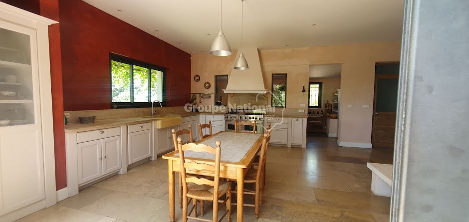 Vente villa 10 pièces 339.82 m² à Nimes (30000), 1 250 000 €