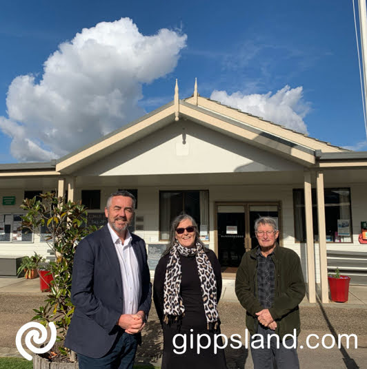 Local MP Darren Chester with Sue Paterson, Community Manager Clifton Waters Retirement Village and Darrel Brew, President of the Residents Association