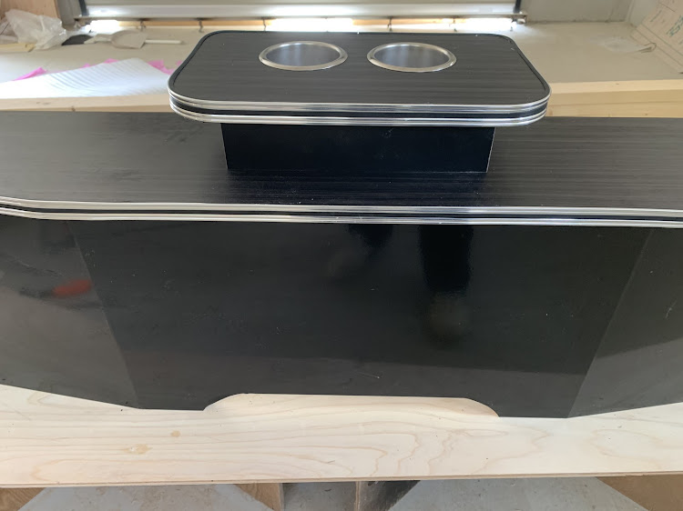 ハイエースバンのセカンドテーブル・ＤＩＹ作業・ハイエースに関するカスタム事例の投稿画像4枚目