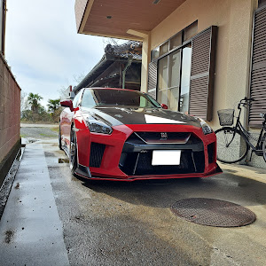 NISSAN GT-R