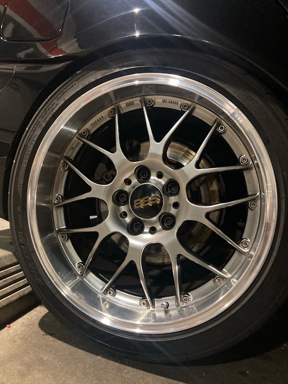 320iの振り返り投稿・やっと投稿できた・あなたの推し純正品・ホイール交換に関するカスタム事例の投稿画像2枚目
