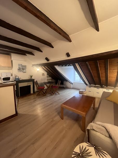 Location meublée appartement 1 pièce 46 m² à Paris 17ème (75017), 1 800 €