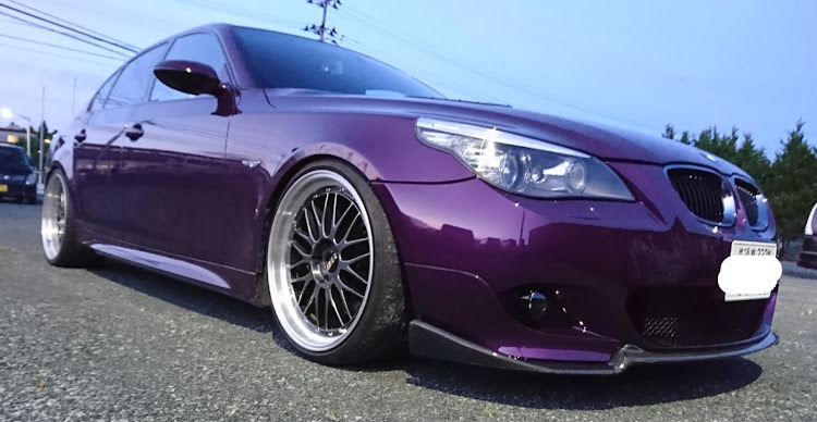 5シリーズ セダンのE60・車高調整・KW・右斜め前写真展に関するカスタム事例の投稿画像5枚目