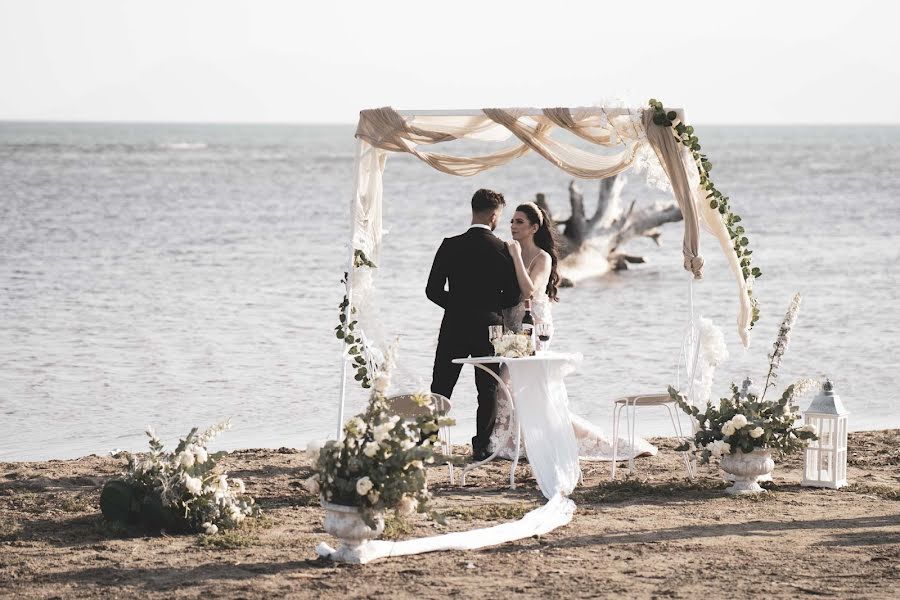 Wedding photographer Manos Karamanolis (manoskara). Photo of 5 December 2021