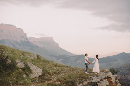 Wedding photographer Tolik Sabina (toliksabina). Photo of 1 October 2017