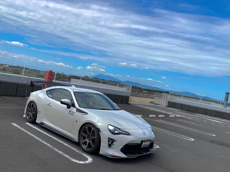 86の毎日楽しく元気にに関するカスタム事例の投稿画像1枚目