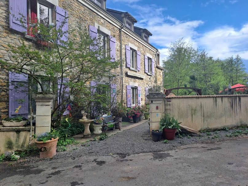 Vente maison 14 pièces 500 m² à Saint-Jeanvrin (18370), NaN €