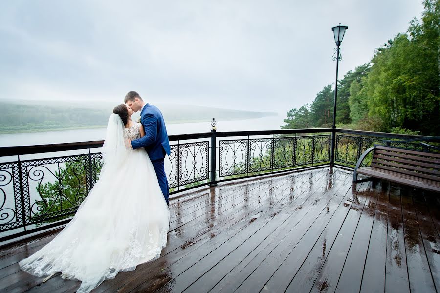 Fotógrafo de casamento Dmitriy Cherkasov (wedprof). Foto de 6 de janeiro 2018