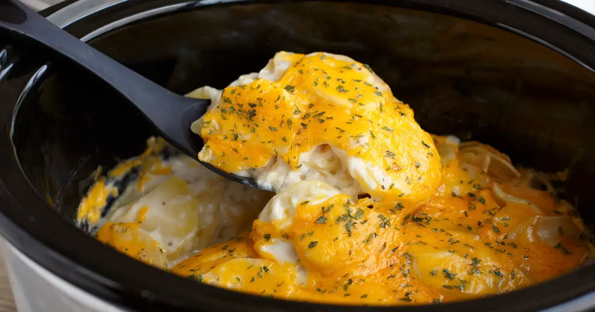 Slow Cooker Scalloped Potatoes with Creamy Cheese Garlic Sauce - An Oregon  Cottage