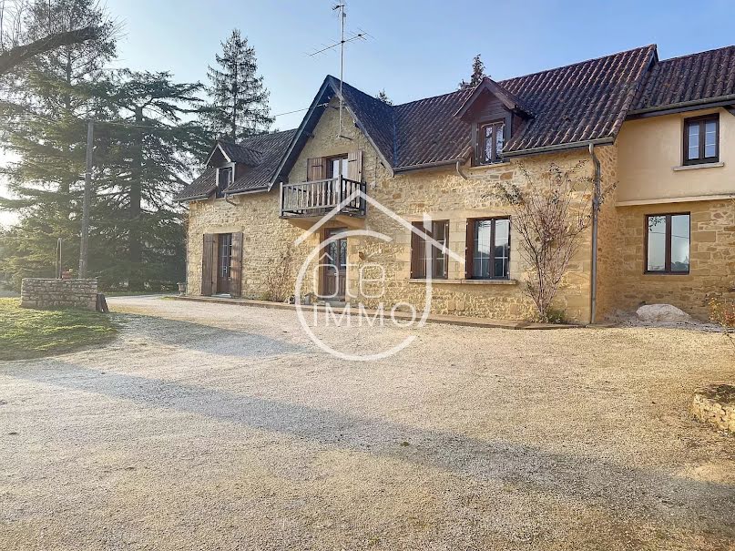 Vente propriété 7 pièces 137.1 m² à Sarlat-la-caneda (24200), 399 000 €