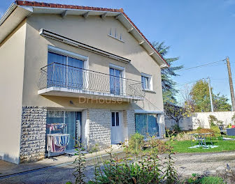 maison à Ruelle-sur-Touvre (16)