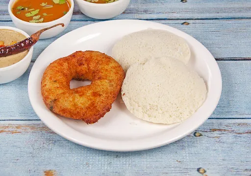 Idli [2 Pieces] With 1 Vada
