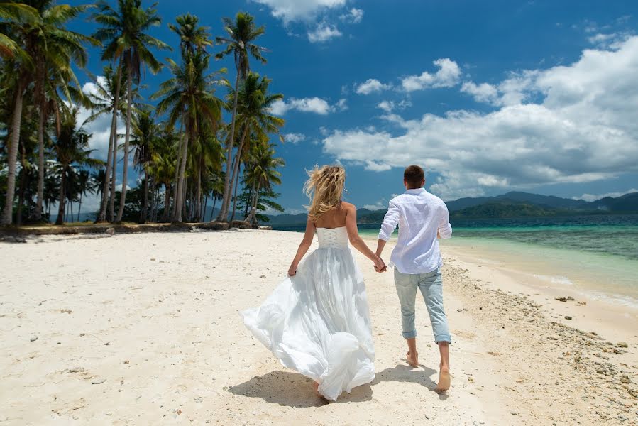 Fotógrafo de casamento Dmitriy Berdnik (brdnk). Foto de 11 de abril 2019