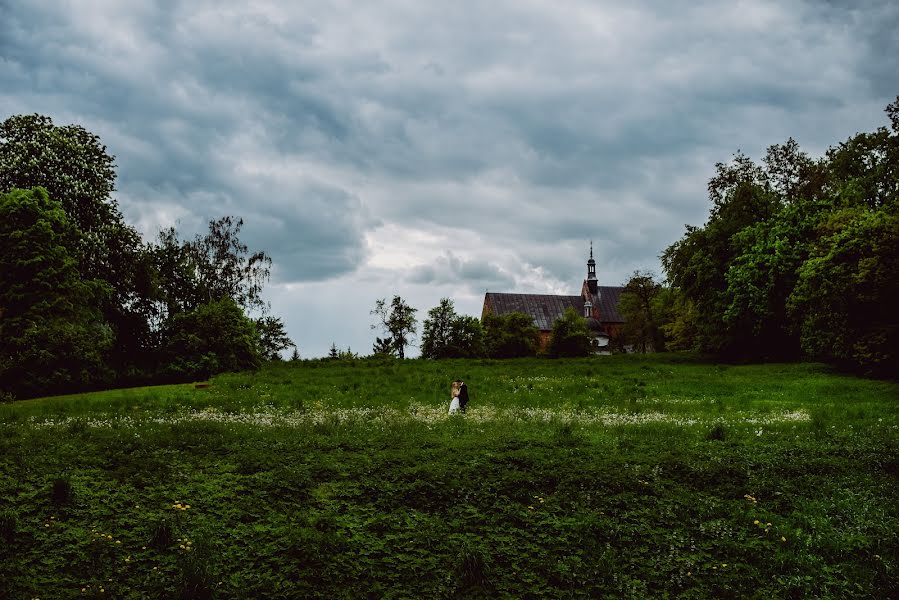 Jurufoto perkahwinan Mariusz Dyszlewski (mdyszlewski). Foto pada 26 Mac 2020