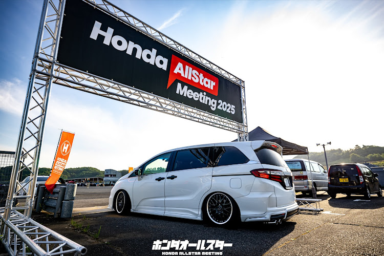 オデッセイのオデッセイ乗りと繋がりたい・アドミレイションフルエアロ・メンテナンスは大事・高速道路でトラブルに関するカスタム事例の投稿画像6枚目