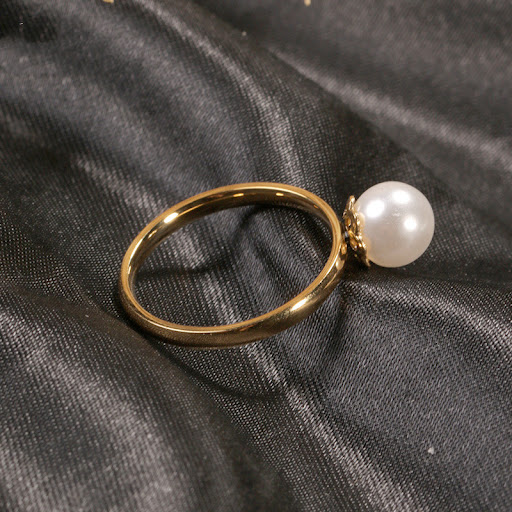 Title 4, Gold-plated Pearl Ring with a simple, special-i...