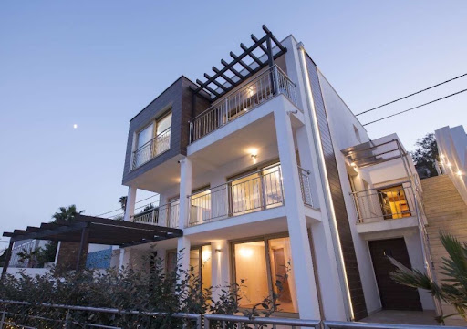 Maison avec piscine en bord de mer 1