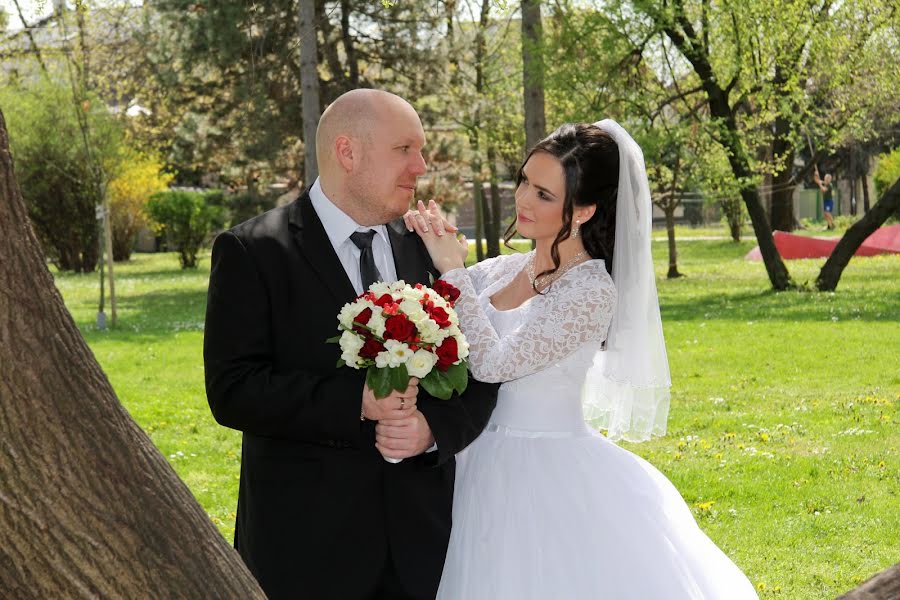 Wedding photographer Szilvia Tóthné Lelkes (tothnelelkes). Photo of 3 March 2019