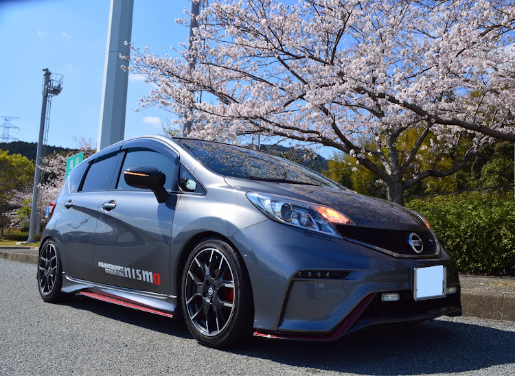 ノートの桜と愛車・お久しぶりです(*´∇｀)ﾉ　おひさ〜♪に関するカスタム事例の投稿画像2枚目
