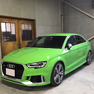 RS3 セダン