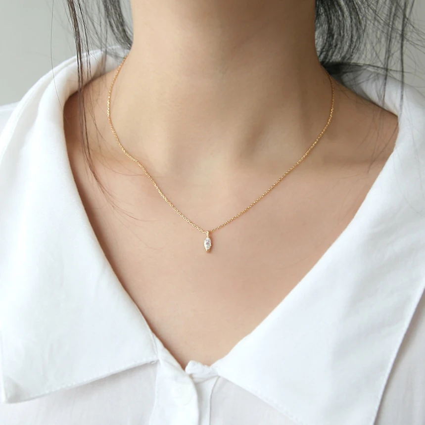 Collar de circonita de ojo de caballo de plata de ley S925 estilo francés Joya elegante para mujer, ideal para realzar tu look con brillo y sofisticación
