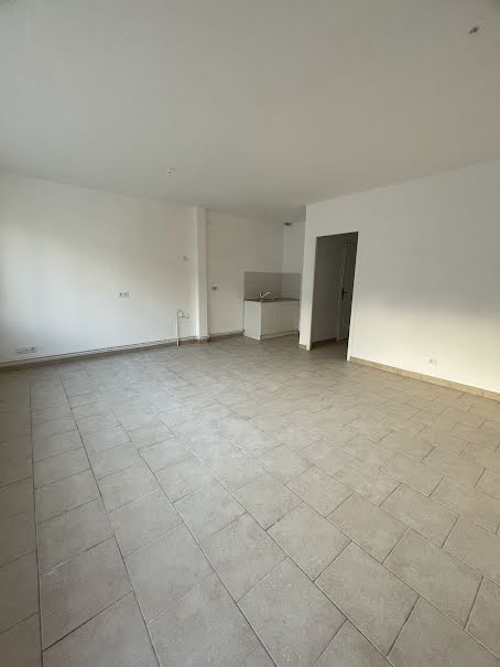 Location  appartement 3 pièces 64 m² à Romilly-sur-Seine (10100), 560 €