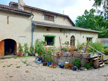 viager à Saint-Palais-du-Né (16)