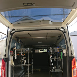 ハイエースバン TRH200V