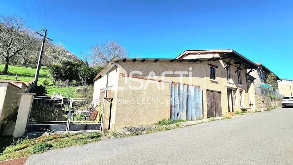 Vente maison 9 pièces 250 m² à Nivollet-Montgriffon (01230), 71 000 €