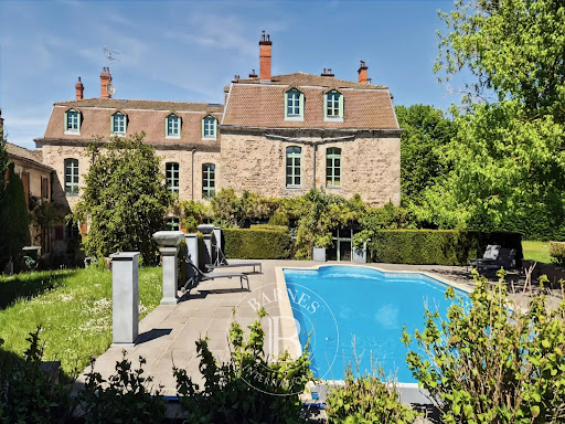 House with pool 2