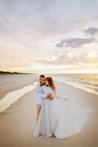 Wedding photographer Joanna Radwanska (radwanska). Photo of 23 August 2020