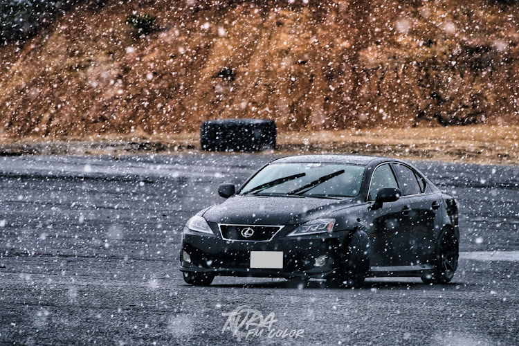 ISの雪とコラボ・弘楽園・ドリフト・レクサスドリフトに関するカスタム事例の投稿画像1枚目