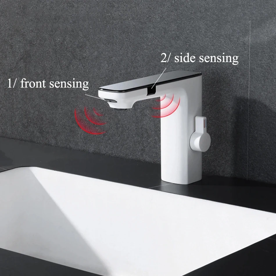 Intelligente dubbele inductie waterkraan voor wastafel. Contactloos, bespaart water, bevordert hygiëne en is eenvoudig te bedienen.